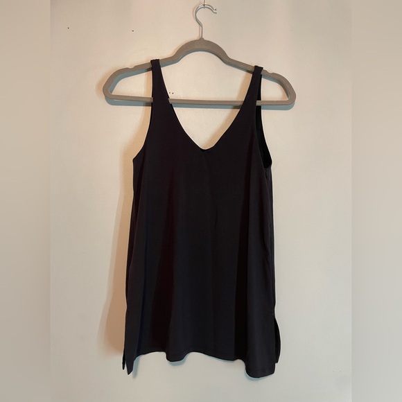 Athleta Essence Support V-Neck Tank Top - Black - Picture 9 of 10